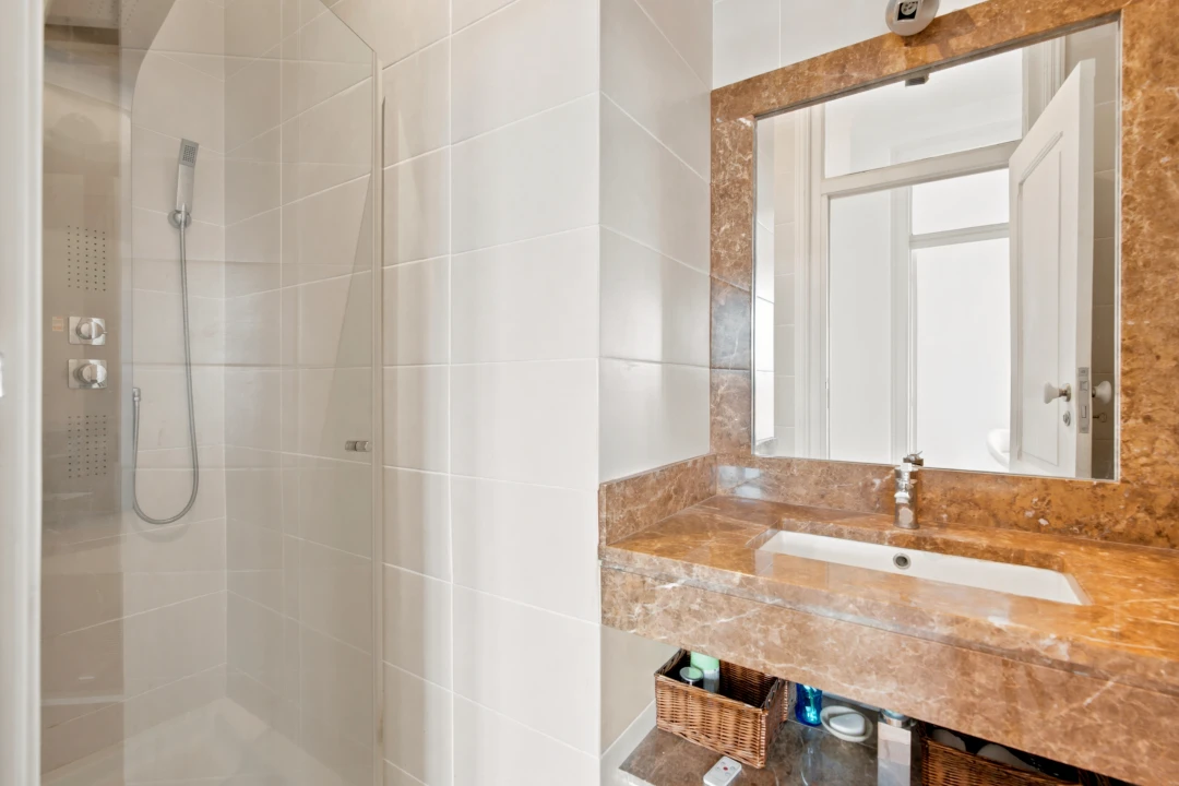 Apartamento T5 para Venda em Santo António Foto 22