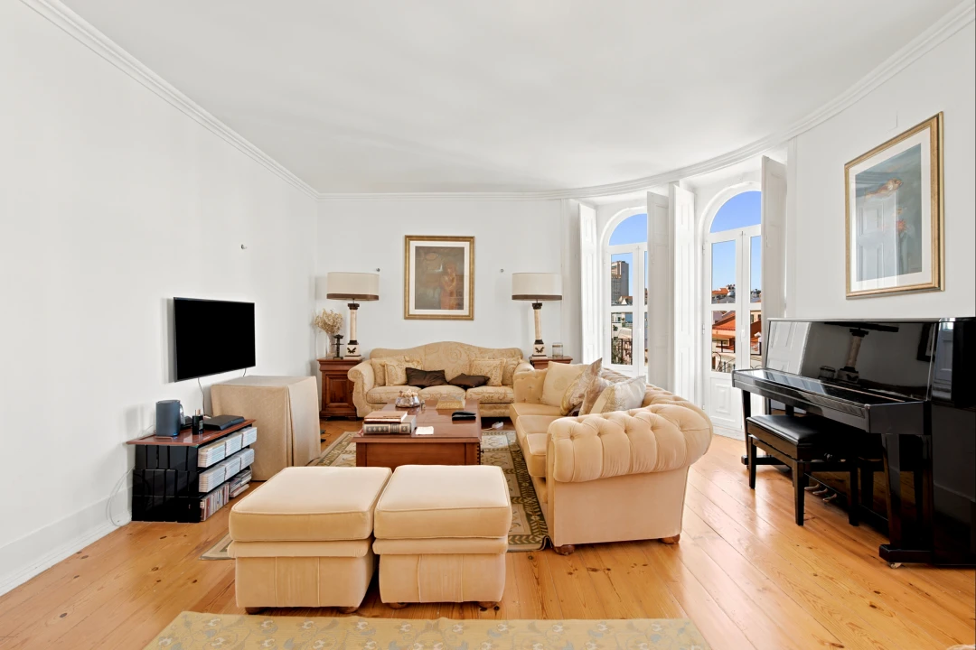 Apartamento T5 para Venda em Santo António Foto 3