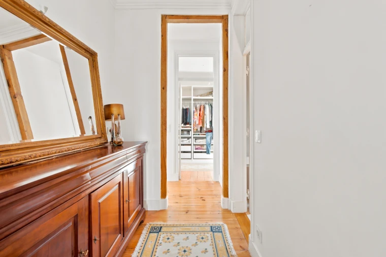 Apartamento T5 para Venda em Santo António Foto 23