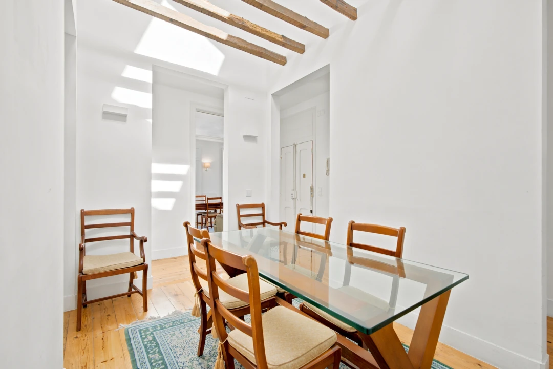 Apartamento T5 para Venda em Santo António Foto 9