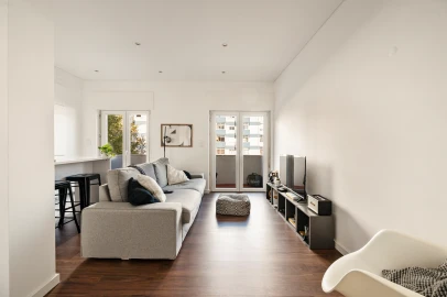 Apartamento T2 para Venda em Santa Clara-A-Nova e Gomes Aires