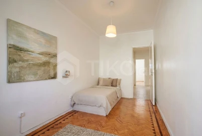 Apartamento T4 para Venda em Laranjeiro e Feijó