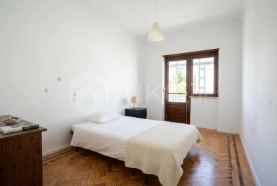 Apartamento T4 para Venda em Laranjeiro e Feijó