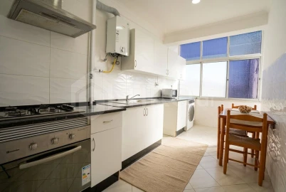 Apartamento T4 para Venda em Laranjeiro e Feijó