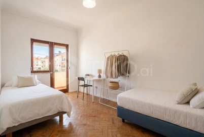 Apartamento T4 para Venda em Laranjeiro e Feijó