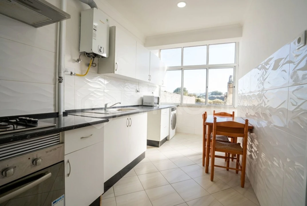 Apartamento T4 para Venda em Laranjeiro e Feijó Foto 2