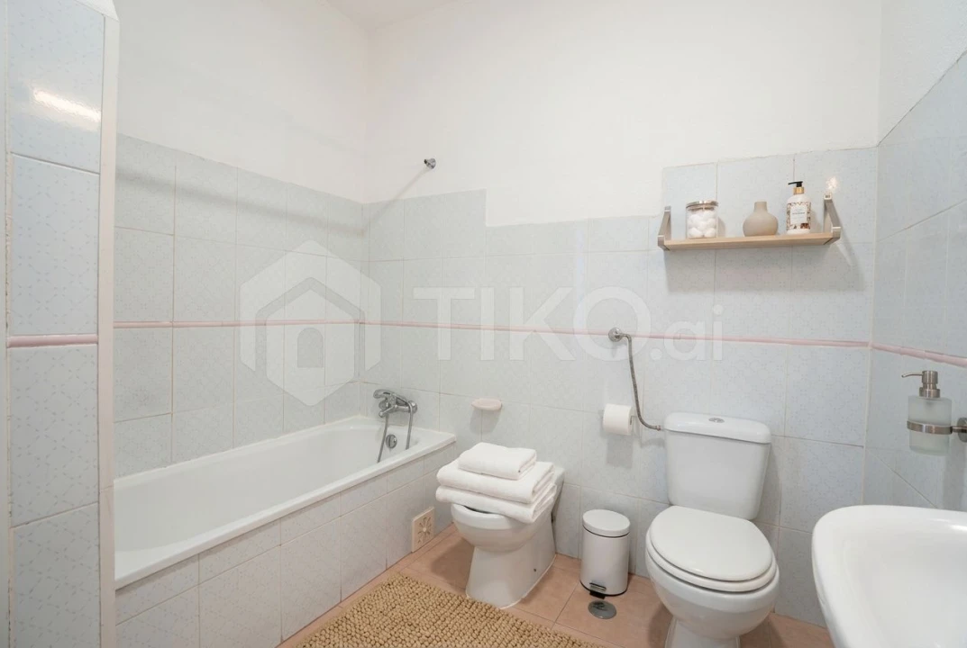 Apartamento T4 para Venda em Laranjeiro e Feijó Foto 8