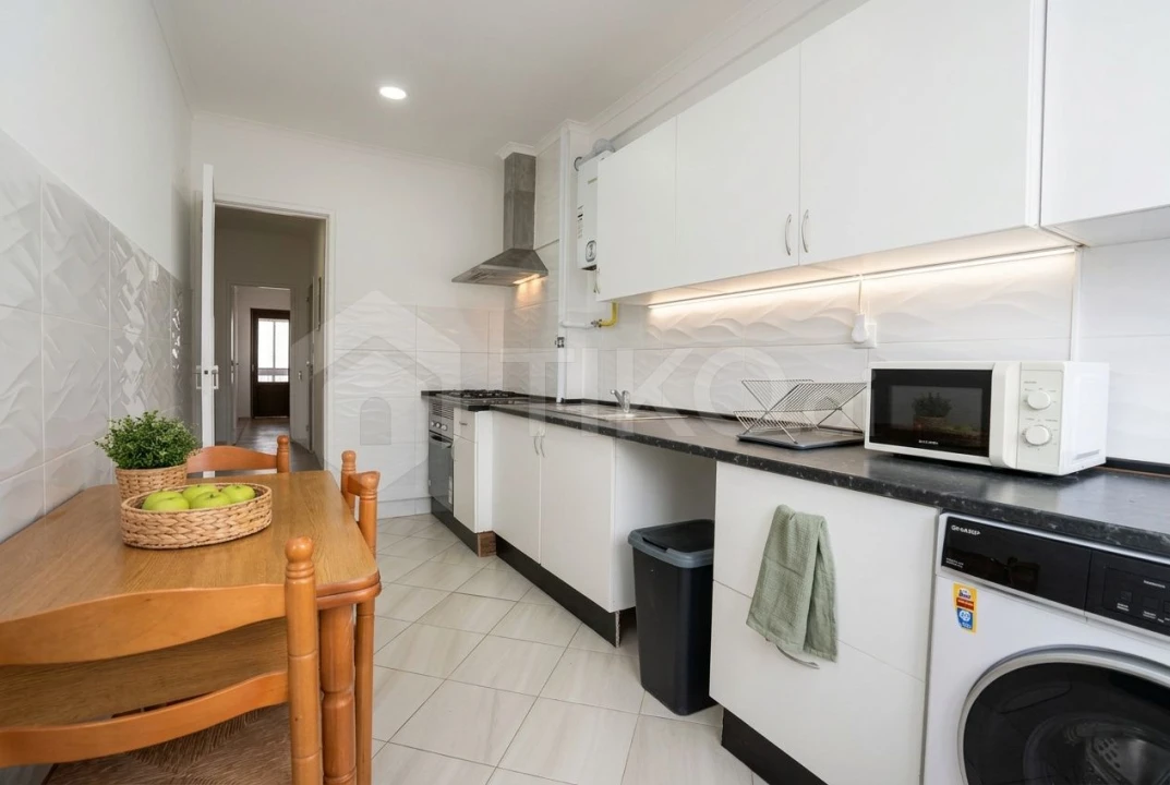 Apartamento T4 para Venda em Laranjeiro e Feijó Foto 3