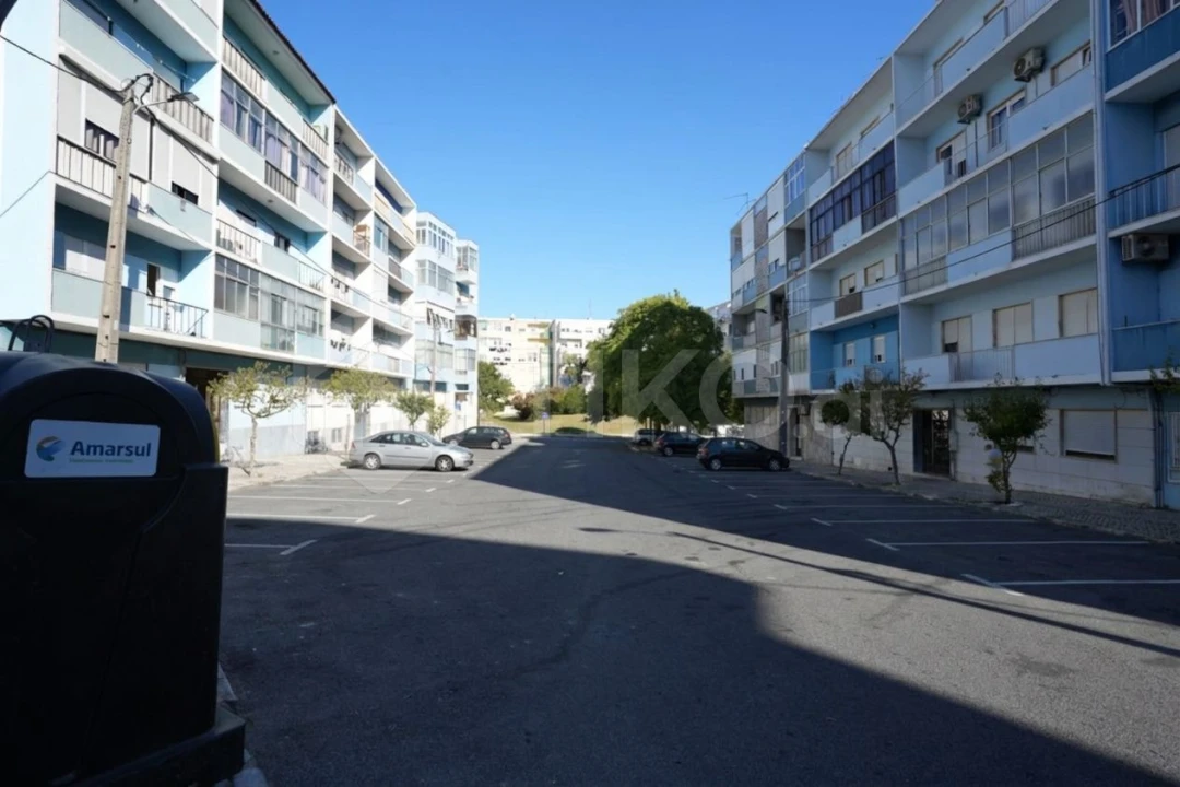 Apartamento T4 para Venda em Laranjeiro e Feijó Foto 32