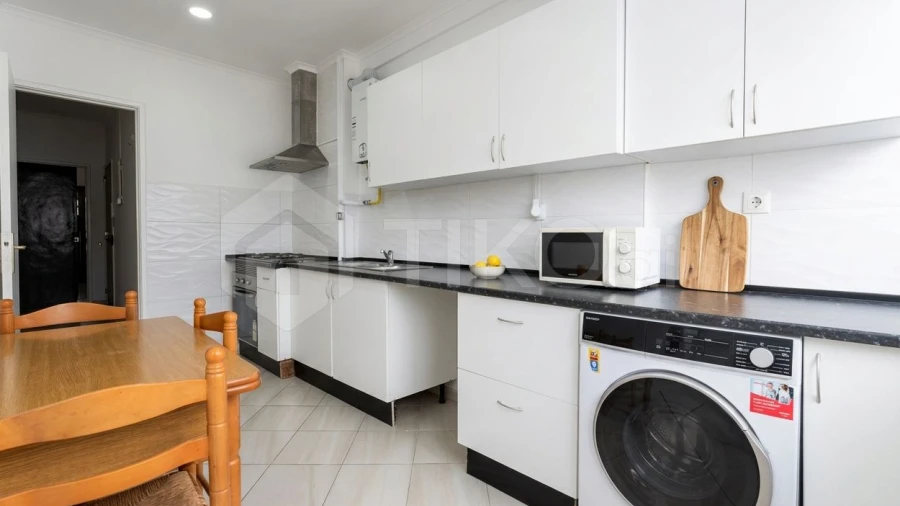 Apartamento T4 para Venda em Laranjeiro e Feijó