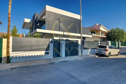 Moradia T3 para Venda em Cascais e Estoril