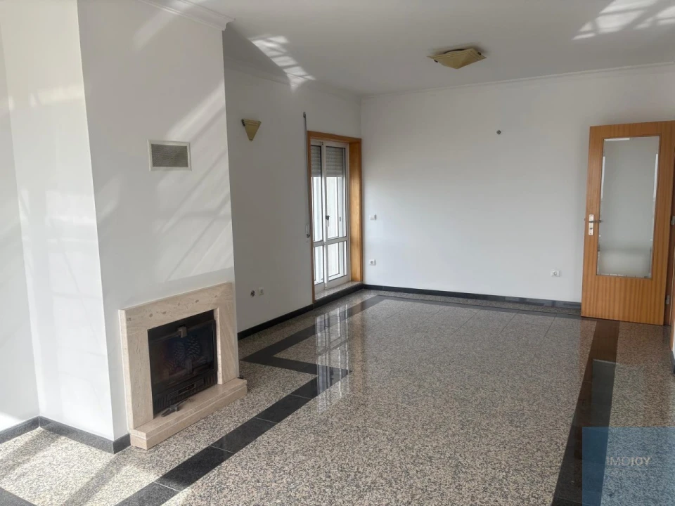 Apartamento T4 para Venda em Mafamude e Vilar do Paraíso Foto 5