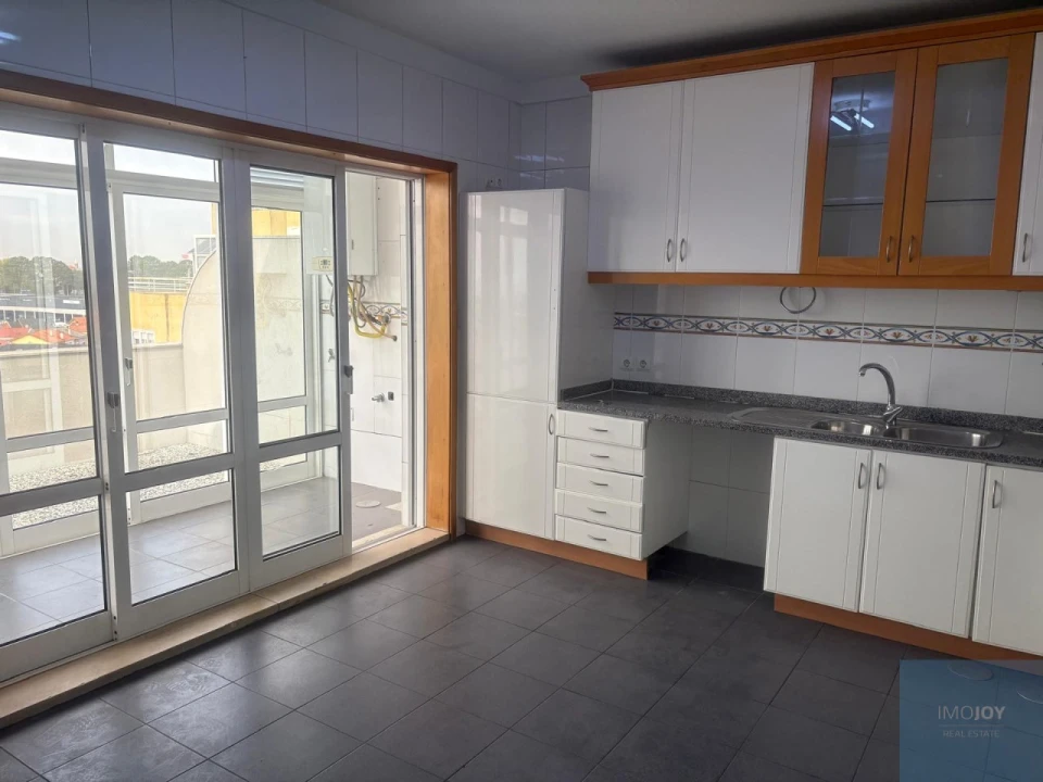 Apartamento T4 para Venda em Mafamude e Vilar do Paraíso Foto 8