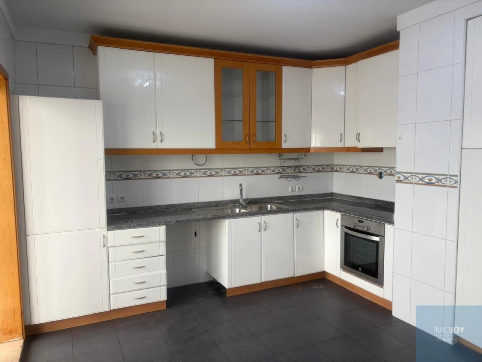 Apartamento T4 para Venda em Mafamude e Vilar do Paraíso Foto 9