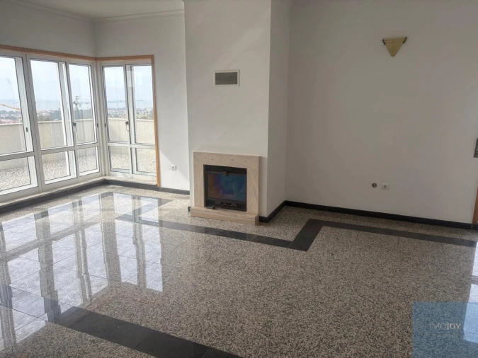 Apartamento T4 para Venda em Mafamude e Vilar do Paraíso Foto 3