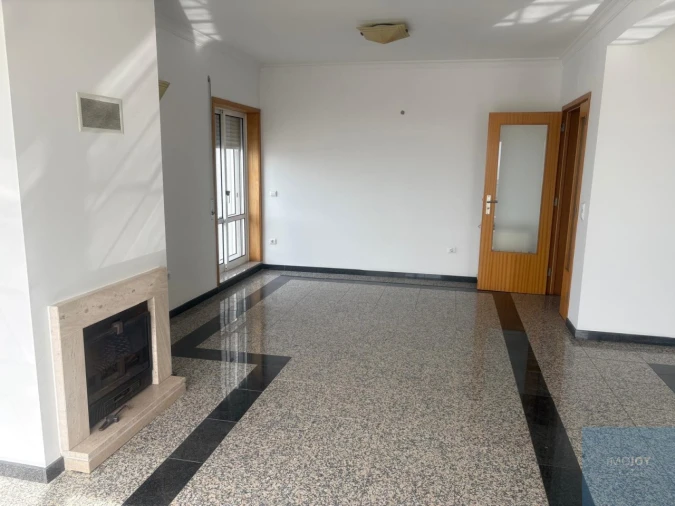 Apartamento T4 para Venda em Mafamude e Vilar do Paraíso Foto 6