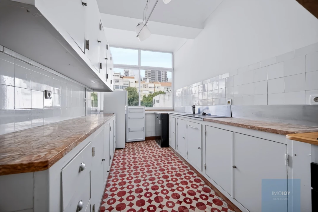 Apartamento T4 para Venda em Alvalade Foto 5