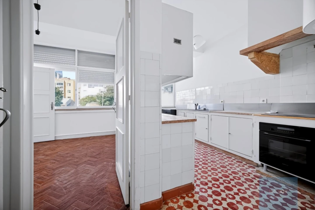 Apartamento T4 para Venda em Alvalade Foto 6