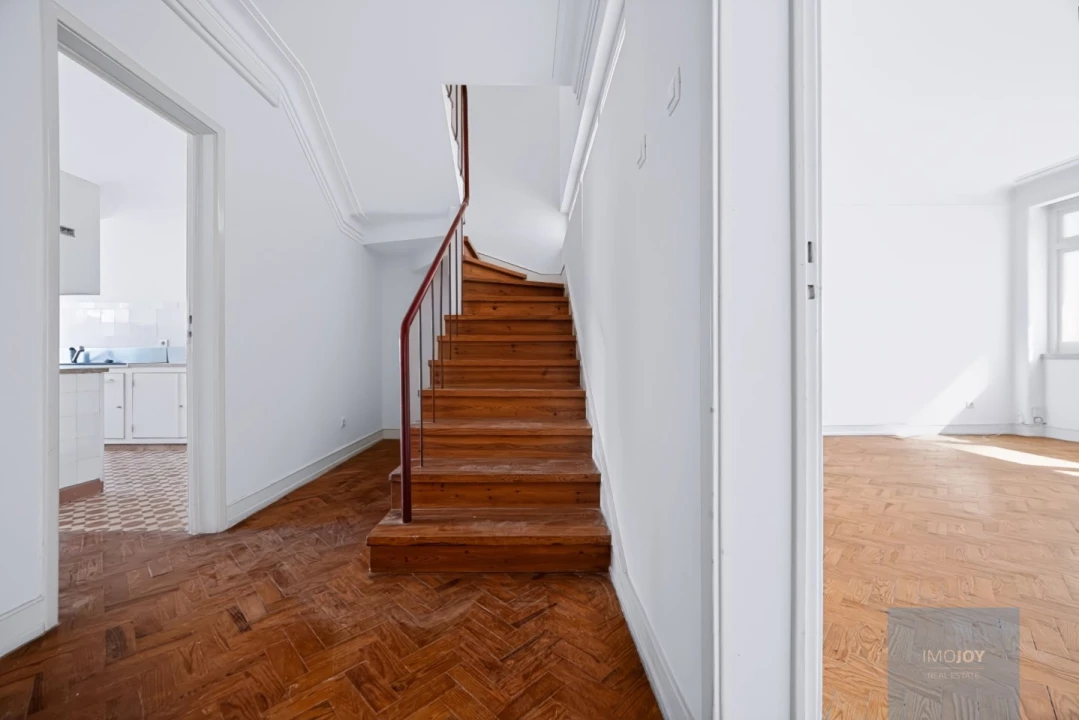 Apartamento T4 para Venda em Alvalade Foto 9
