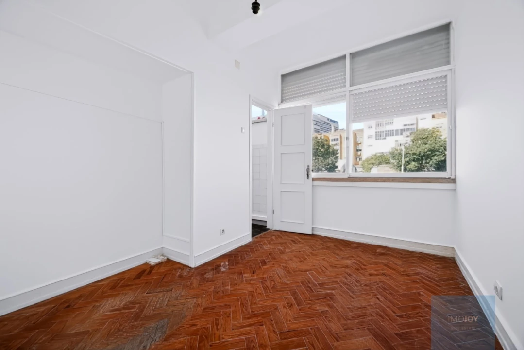 Apartamento T4 para Venda em Alvalade Foto 11