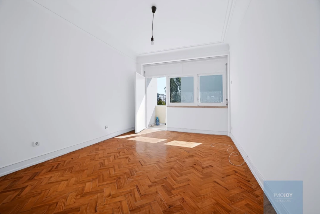 Apartamento T4 para Venda em Alvalade Foto 13
