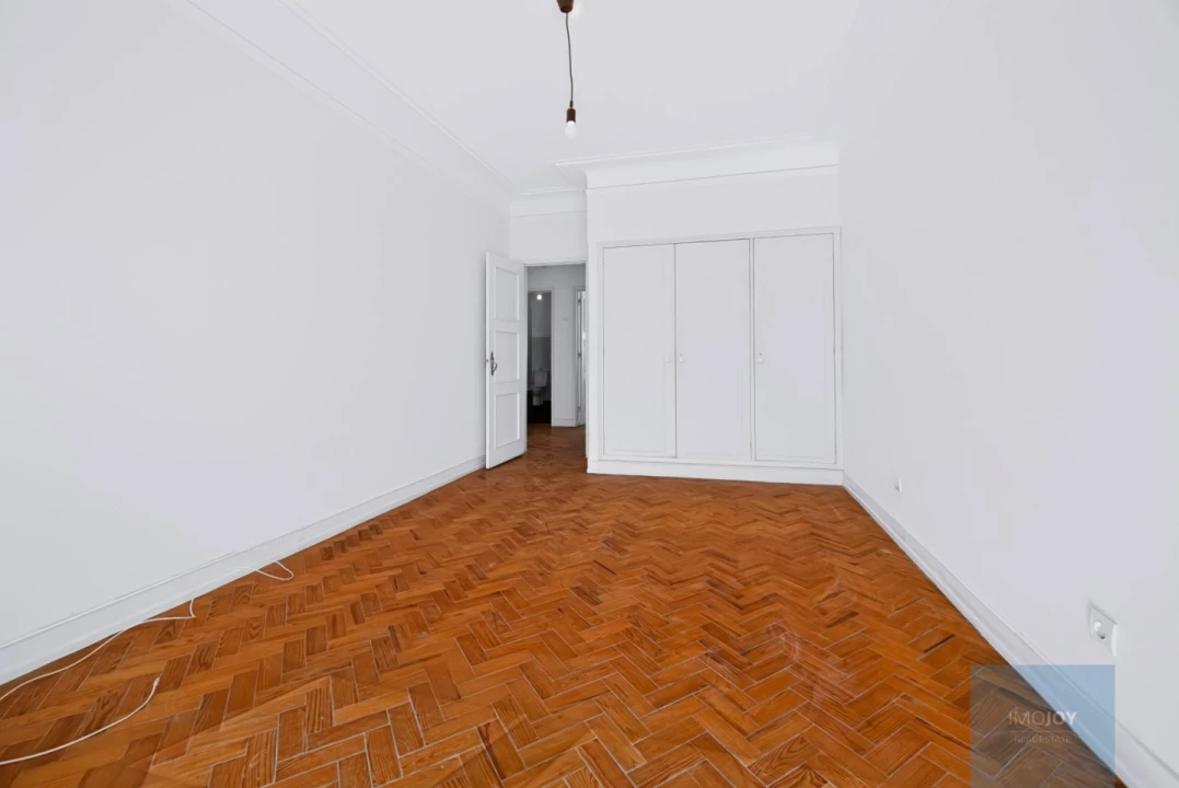 Apartamento T4 para Venda em Alvalade Foto 14