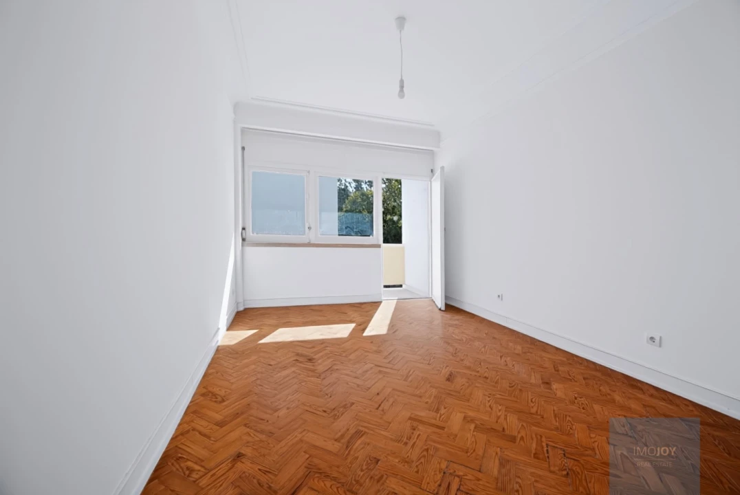 Apartamento T4 para Venda em Alvalade Foto 15