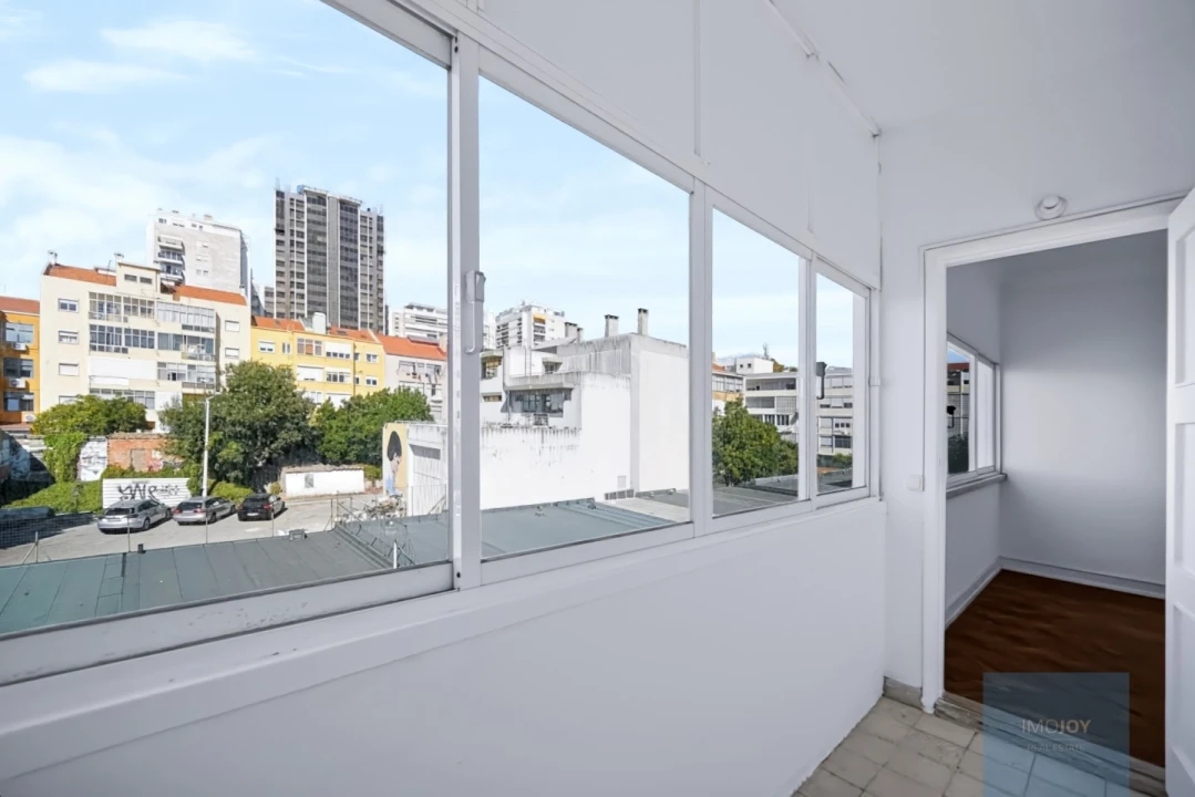 Apartamento T4 para Venda em Alvalade Foto 17