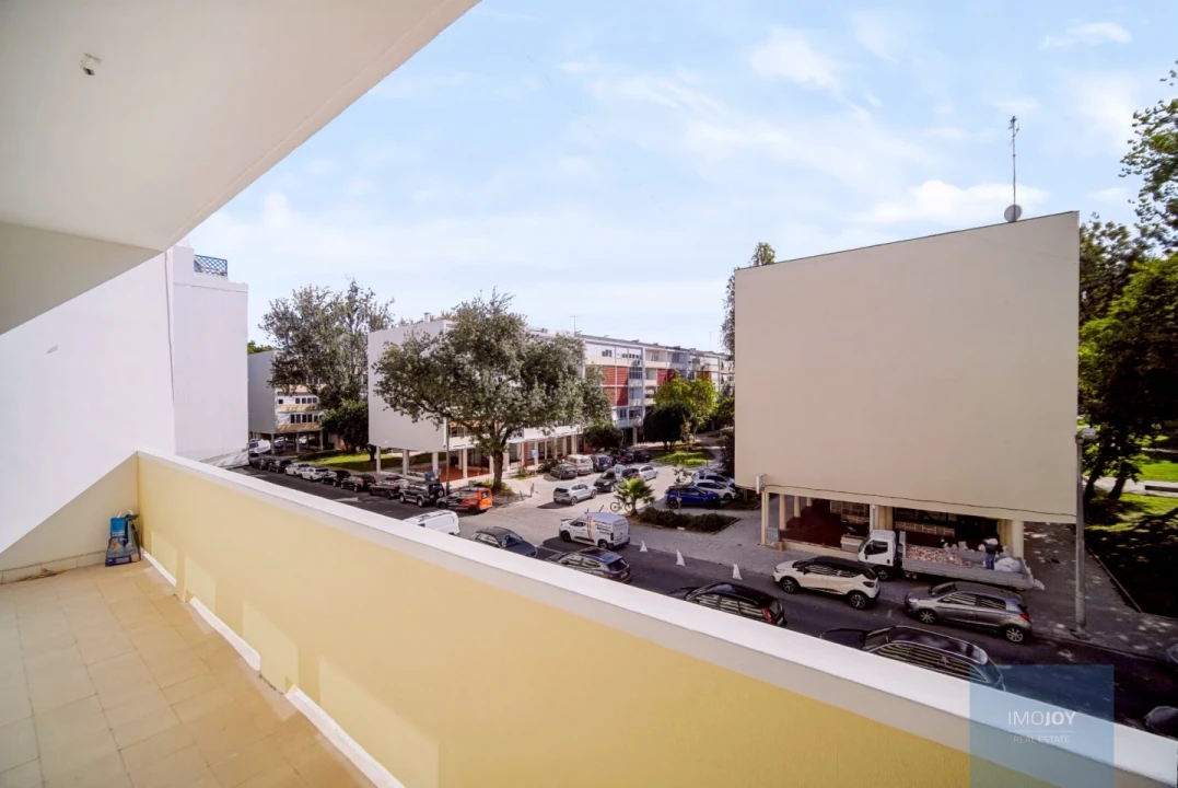 Apartamento T4 para Venda em Alvalade Foto 19