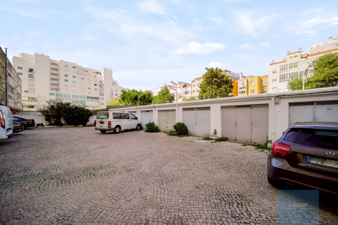 Apartamento T4 para Venda em Alvalade Foto 26