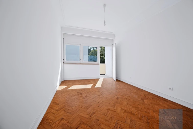 Apartamento T4 para Venda em Alvalade Foto 15