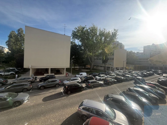 Apartamento T4 para Venda em Alvalade Foto 29