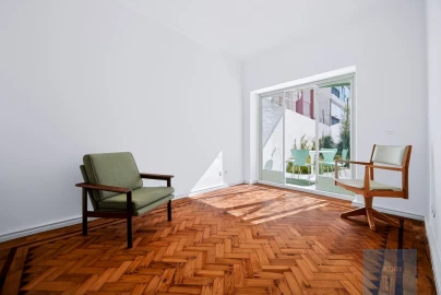 Apartamento T2 para Venda em Oeiras e São Julião da Barra, Paço de Arcos e Caxias