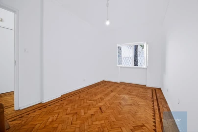 Apartamento T2 para Venda em Oeiras e São Julião da Barra, Paço de Arcos e Caxias