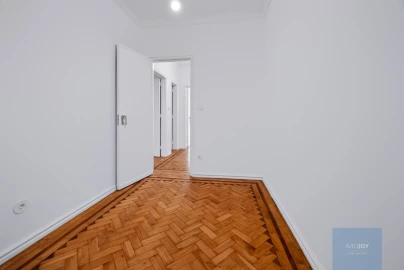 Apartamento T2 para Venda em Oeiras e São Julião da Barra, Paço de Arcos e Caxias