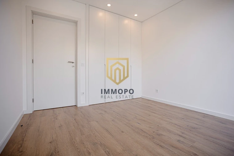 Apartamento T1 para Venda em Pedrouços Foto 24