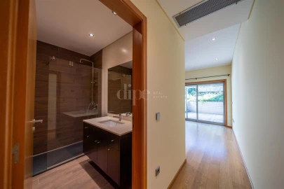 Apartamento T2 para Arrendamento em Creixomil
