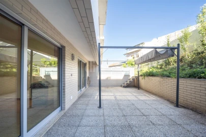 Apartamento T2 para Arrendamento em Creixomil