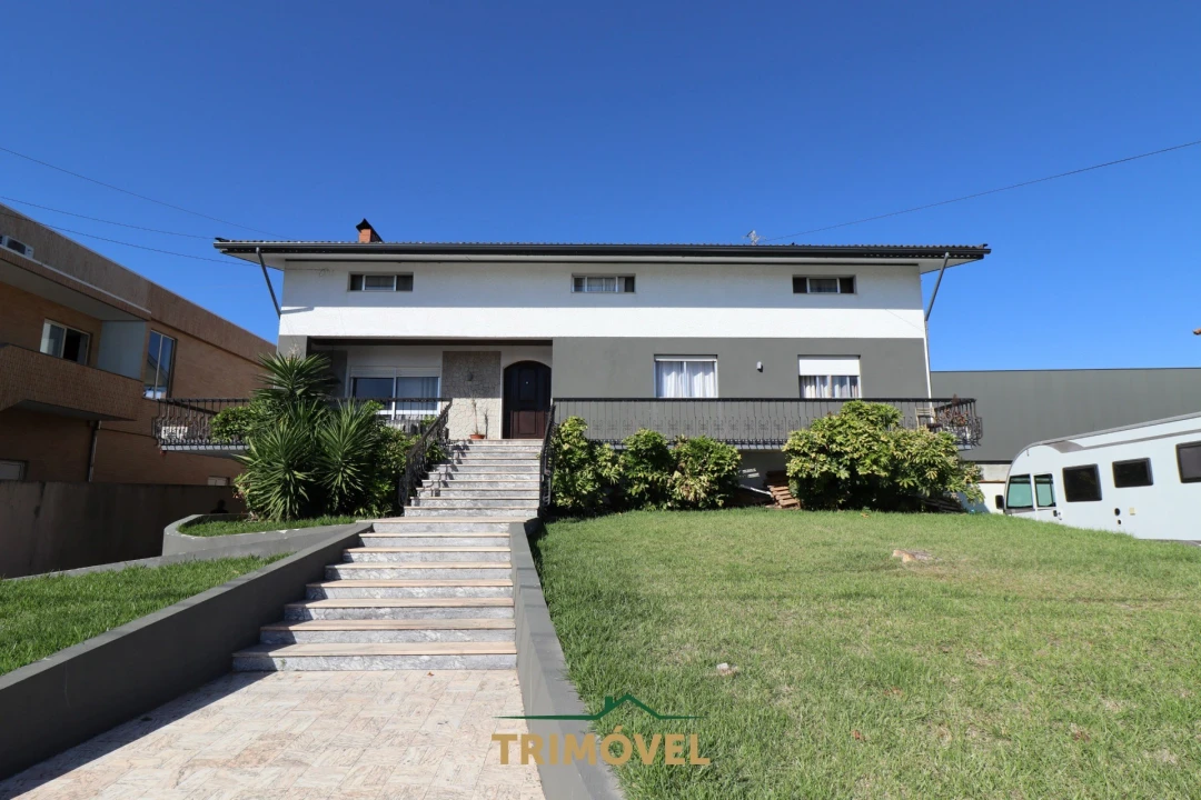 Moradia T7 para Venda em São Roque Foto 1