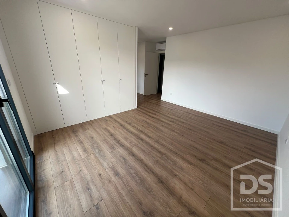 Apartamento T2 para Arrendamento em Tondela e Nandufe Foto 25