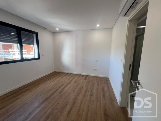 Apartamento T2 para Arrendamento em Tondela e Nandufe Foto 24