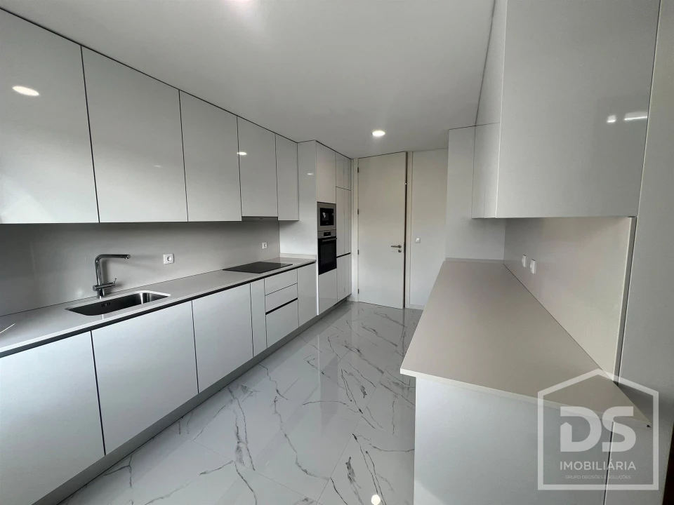 Apartamento T2 para Arrendamento em Tondela e Nandufe Foto 11