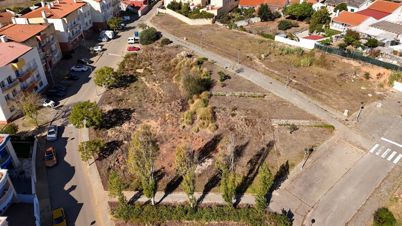Terreno para Venda em Campelos e Outeiro da Cabeça Foto 4