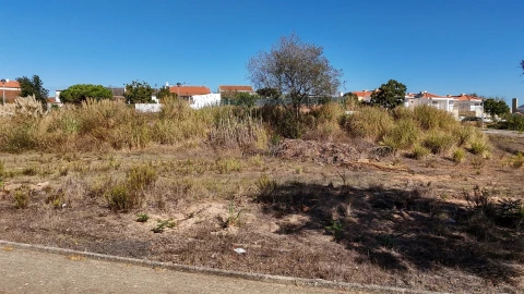 Terreno para Venda em Campelos e Outeiro da Cabeça