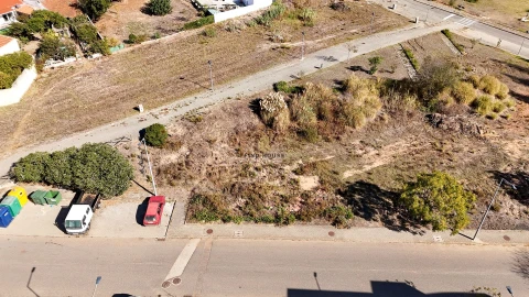 Terreno para Venda em Campelos e Outeiro da Cabeça