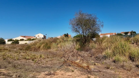 Terreno para Venda em Campelos e Outeiro da Cabeça