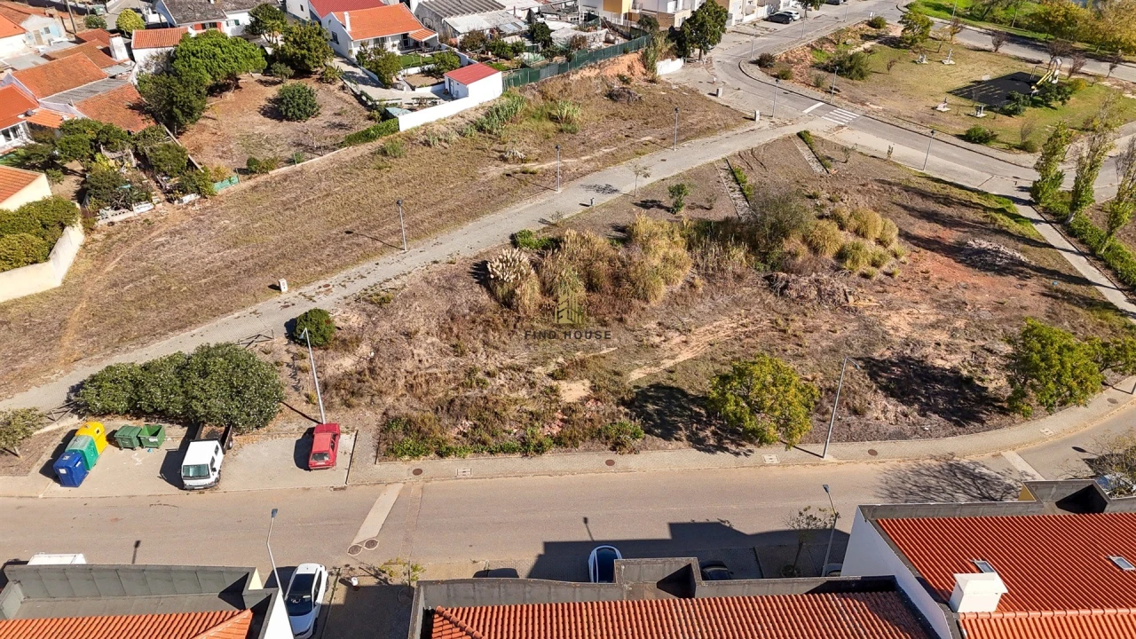 Terreno para Venda em Campelos e Outeiro da Cabeça Foto 2