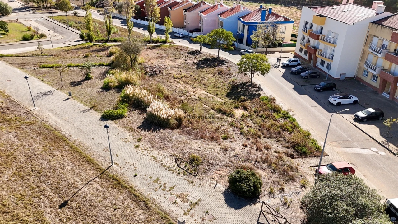 Terreno para Venda em Campelos e Outeiro da Cabeça Foto 10