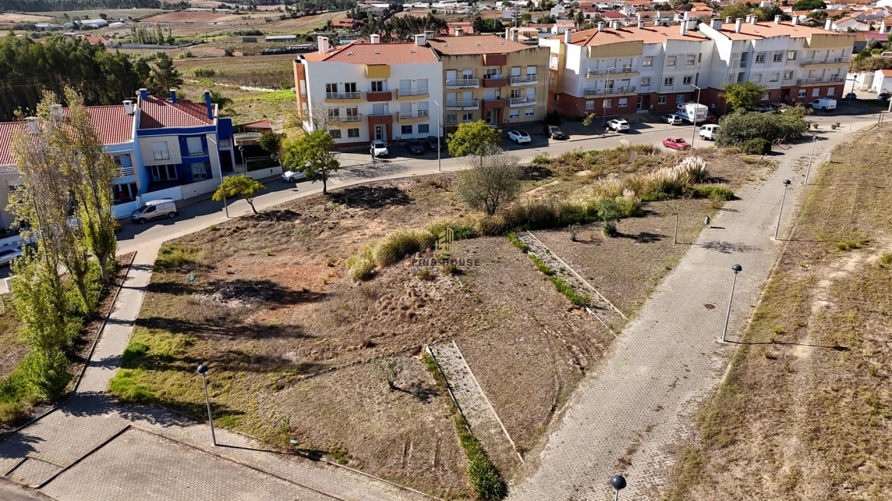 Terreno para Venda em Campelos e Outeiro da Cabeça Foto 11