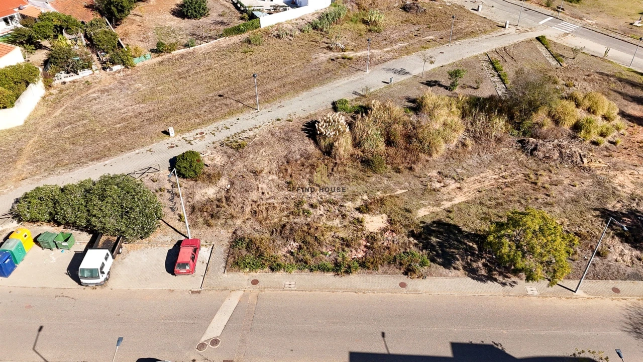 Terreno para Venda em Campelos e Outeiro da Cabeça Foto 1